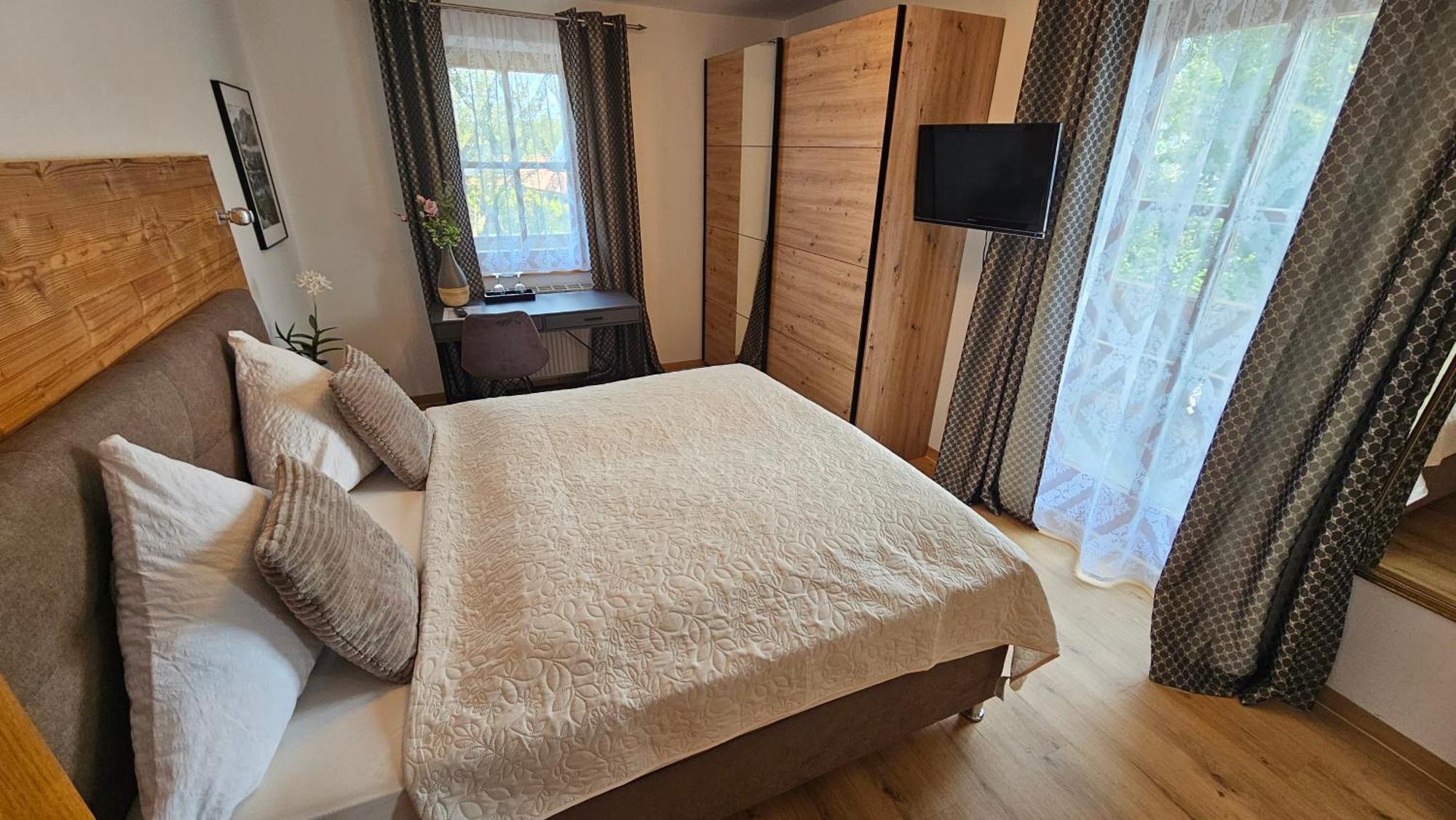 Hotel Pension Geiger Бад-Тольц Экстерьер фото